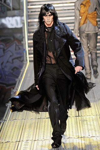 John Galliano / - 2010